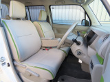 運転席の高さを変更できるので、体格に合わせた位置で運転できます!