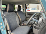 運転席シート廻りは使用感も少なく、良好な状態となっています。前オーナー様が丁寧に使っていたことがよくわかりますね。