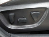 運転席はパワーシートなのでお好みのドライビングポジションに調整可能です♪