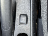 センターコンソール部に2WD、4WD切り替えスイッチがあります!操作も簡単です。