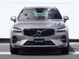 大胆なデザインと美しいインテリアがひとつに結びついたXC60には、存在を意識させることなくあなたのドライビングを支える先進技術と、乗るたびに胸を高鳴らせる走りが備わっています。