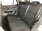 【後部座席】も当然、綺麗・清潔に仕上げております。内装の綺麗なお車は気持ちが良いですし、コンディションのいい車が多いです。オススメの1台です。