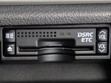★ETC(DSRC)が装備されています!!社外品とは違い収まりの良いデザインが人気!高速道路を利用する際は必需品ですよね!!ストレス無く料金所を通過出来ます!!