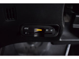 ETC車載器付きです。高速道路の料金所はキャッシュレスで通過です。(ご利用にはセットアップが必要です)