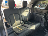 後席のレイアウトも手を抜く事なく装飾が充実したマツダ車です。