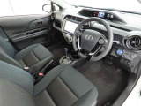 シンプルで使いやすいデザインの運転席です。