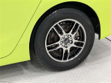 タイヤサイズは195/65R15!社外アルミホイール!納車前の点検時にタイヤ交換させていただきます!