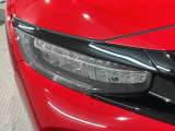 LEDヘッドライトは、点灯の瞬間から最大光量を発揮し、突然暗くなるトンネルなどでの安定感を高めます。