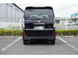 リアビューです。荷物の積み降ろしがしやすい設計です。