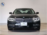 【キドニーグリル】BMWは約90年もの間、ほぼ全ての車両にひと目でBMWだと分かるこの特徴的なフロントグリルが備えられ、デザイン・アイコンとして親しまれてきました。