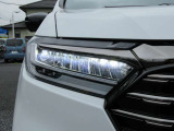 LEDヘッドライトは、点灯の瞬間から最大光量を発揮し、突然暗くなるトンネルなどでの安定感を高めます。