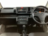1年間走行距離無制限保証/走行1.8万km/2WD/5MT/AM・FMラジオ/ラバーマット/バイザー/エアコン/パワステ/ハロゲンフォグライト