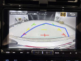 ステアリングと連動したガイド機能付きリヤモニターを装備しております。