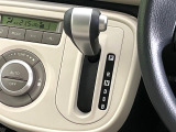 インパネシフトならハンドルからの移動距離が短く操作もスムーズ!また、足元が広くなりすっきりしますので、大柄な方でも快適にお過ごしいただけます。