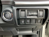 運転席右側に各種スイッチが集約されています!