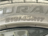 タイヤサイズは【215/45R17】