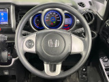 【ステアリングスイッチ】運転中、前方から目線をそらすことなく、オーディオ等の操作が可能な便利機能!安心&快適なドライブを演出してくれます♪