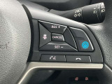 プロパイロットスイッチ。高速道路での、単調な&rdquo;渋滞走行&rdquo;と長時間の&rdquo;巡航走行&rdquo;。この2つのシーンで、ドライバーに代わってアクセル、ブレーキ、ステアリングを自動で制御。