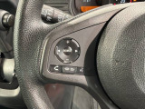 ステアリングにオーディオ操作スイッチが付いています。オーディオ画面に直接タッチしなくても操作が出来ますので、運転に集中できます。