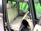 運転席シート廻りは使用感も少なく、良好な状態となっています。丁寧に使われていたことがよくわかりますね。