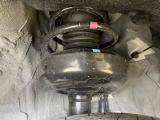 お車を安心してお乗りいただく為には、足回りの定期点検が欠かせません。サービスサポート(有償保証)では無料点検もご提供しており、安心のカーライフをお過ごしいただけるサポート体制が整っています。