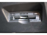 高速道路の利用時に便利なETC。料金所での停車や小銭を探す手間がなくなり快適です♪見た目もすっきりとしたビルトインタイプを装備しています。