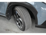 タイヤサイズは225/55R18です