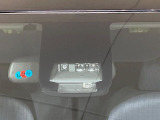 【トヨタセーフティセンス】走行中に前方の車両等を認識し、衝突しそうな時は警報とブレーキで衝突回避と被害軽減をアシスト。より安全にドライブをお楽しみいただけます。