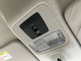 Honda CONNECTによりスマホでの施錠・解錠やエアコン操作ができます!さらに天井には緊急通報ボタンが装備されています。