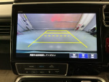 リバースギアに入れるだけで後方の表示へ切り替わります。夜間や雨の日の駐車も楽になりますよ。