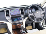使いやすさや安全性を追求したステアリング周り!高級車ゆえにスイッチ類が多いのも特徴ですね!考え尽くされた配置ですぐに使いこなす事が出来ますのでご安心下さい!是非、体感してみて下さい!!