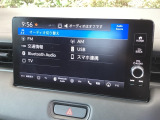 HondaCONNECT対応の便利なナビディスプレー。お持ちのスマートフォンと連携して、ナビやBluetoothでの音楽再生が可能です。デザインはもちろん、操作性も良好です。