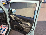 運転席のドア内部でございます。