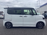 シンプルなサイドラインです。窓も大きく使い勝手も上々です。
