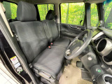 運転席シート廻りは使用感も少なく、良好な状態となっています。丁寧に使われていたことがよくわかりますね。