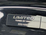 「LIMITED TUNED BY NMC」の刻印とともに、400台限定のシリアルナンバー(333/400)を配置。プレミアム感を所有する喜びを味わえます。