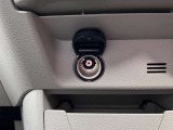 電源ソケット。スマートフォンの充電や小型家電を使うための車内電源として使用できます!