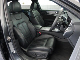 Audi車はどの車種も全てレザーハンドルです。そこにはAudiのこだわりがあり質感の高いレザーでしっかりと手に馴染み、高級感を演出します。