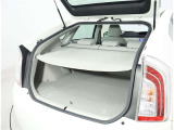 広くてフラットで使いやすいラゲージスペースです!トノカバーが付いていますのでトランクに置いてある荷物も外部から隠して見えないようにできます♪盗難防止にも役立ちます!