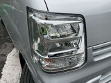 LEDヘッドランプ仕様。シャープな白光色のLEDランプを採用しました。夜の視界を明るくしてくれます。
