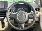 インテリアに合わせたデザインのステアリングは、運転される方のことも考え、運転しやすい形状、大きさです。是非一度、実際に触ってお確かめください。