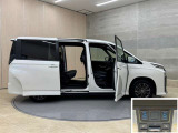 スライドドアは子供やお年寄りでも乗り降りしやすい!狭い場所に駐車した時、壁や隣の車にドアをぶつける心配もありません。雨の日で濡れにくく、お子様のいるママにもおススメな機能です!☆両側電動です♪☆
