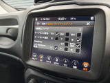セーフティードライブアシストの設定はUコネクトより行えます。