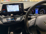 このハンドルを握った時に、車を所有している優越感を味わえますね