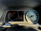 スポーティーなメーター回り、センターディスプレイにはお車の様々な情報を表示してくれます。