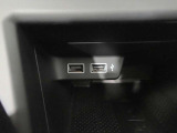 遠出の際にも、充電も装備しています。