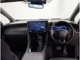 オシャレなインテリアで運転する気分も盛り上がりますよね^^