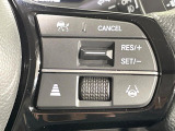 【ホンダセンシング】走行中に前方の車両等を認識し、衝突しそうな時は警報とブレーキで衝突回避と被害軽減をアシスト。より安全にドライブをお楽しみいただけます。