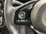 ステアリングにオーディオ操作スイッチが付いています。オーディオ画面に直接タッチしなくても操作が出来ますので、運転に集中できます。