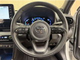 ステアリングスイッチ搭載!手を離さずに手元のスイッチでさまざまな操作が可能。運転中、視線をそらさなくても操作ができて安全です!